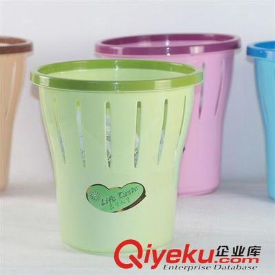 糖果色垃圾桶 為生活注入一抹亮色，輕松收納，悅享清潔